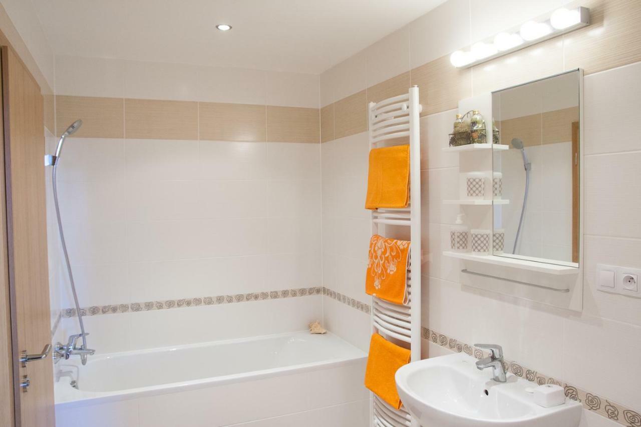 Prostorny 3 Pokojovy Apartman S Dvema Terasami Πράγα Εξωτερικό φωτογραφία